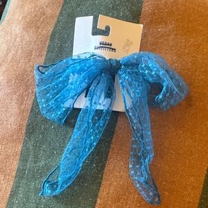 This Urban Outfitters mesh long-tail hair bow NWT